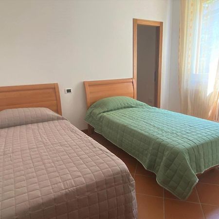 Cremia The Rose - Apartment Front Lake מראה חיצוני תמונה